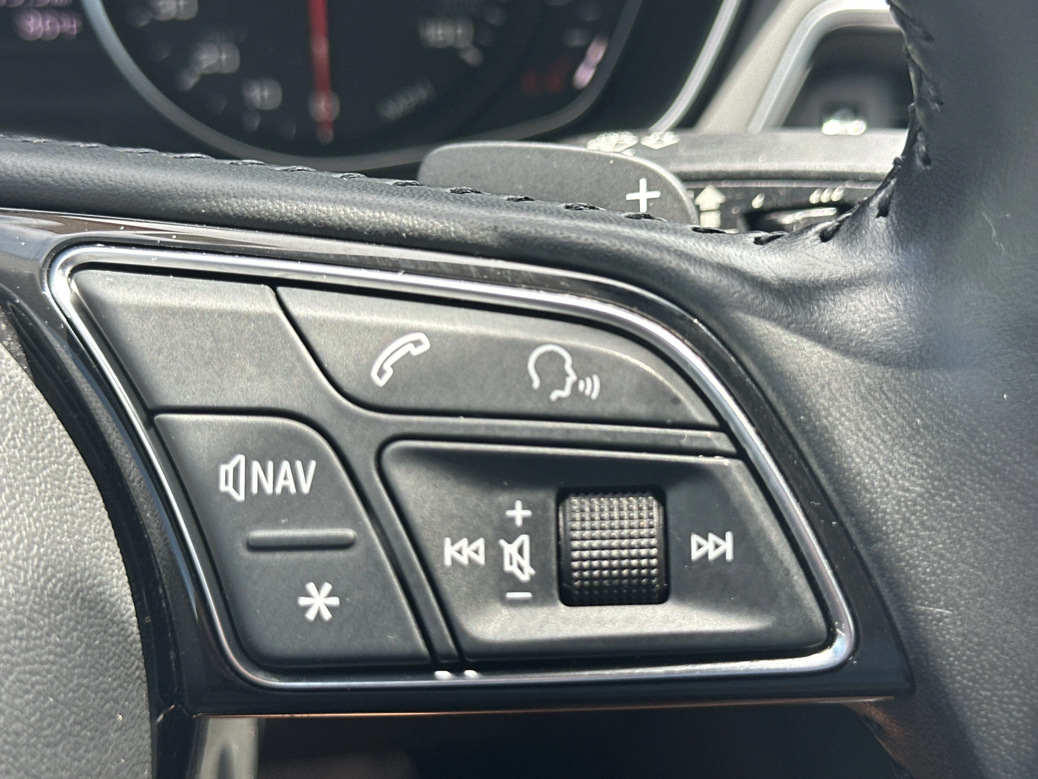 Used 2019 WHITE Audi 2.0T Premium image 25