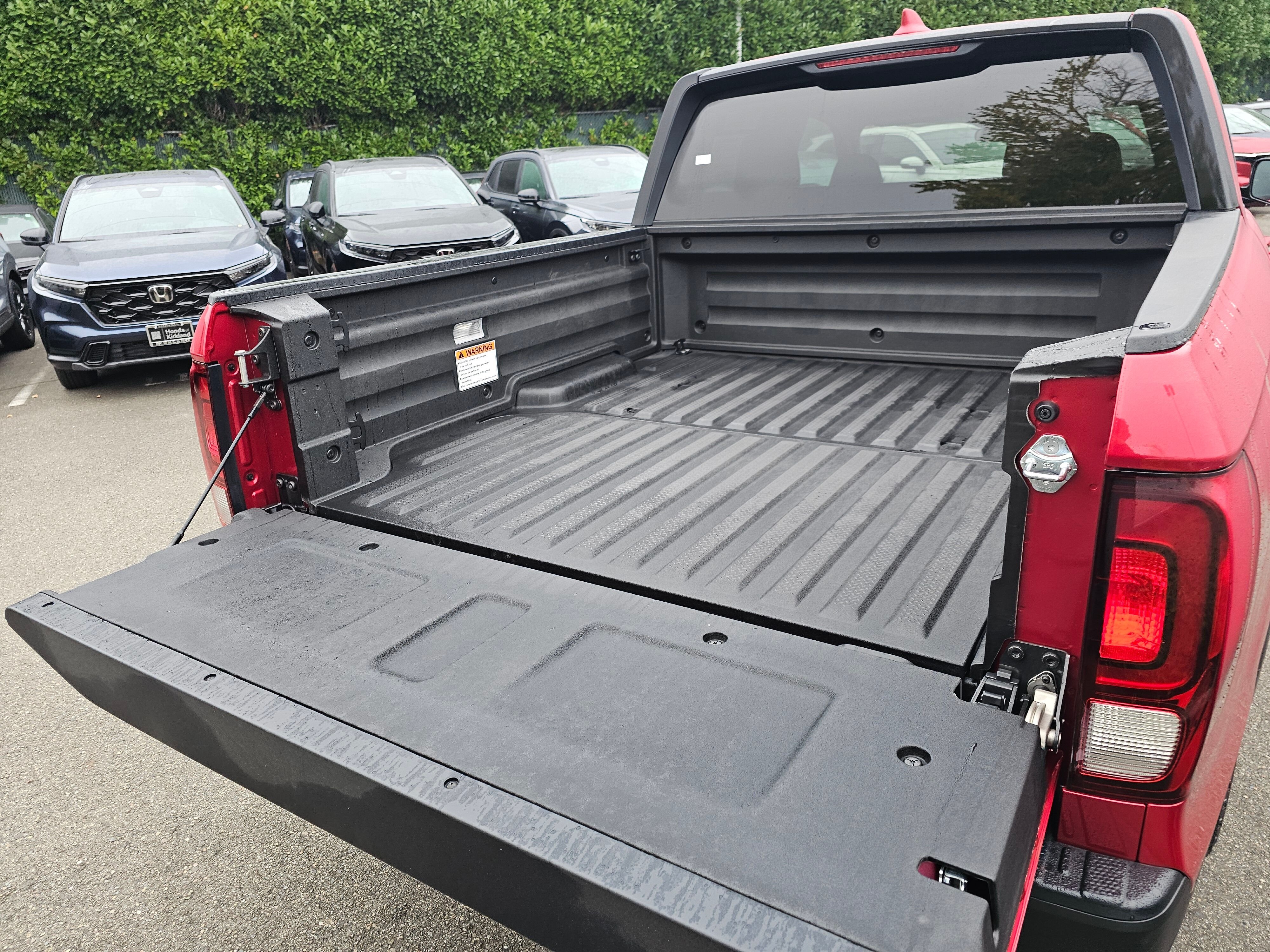 2025 Honda Ridgeline Sport - Photo 13