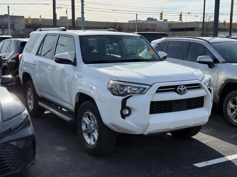 2023 Toyota 4Runner SR5 Premium 4WD V6's photo