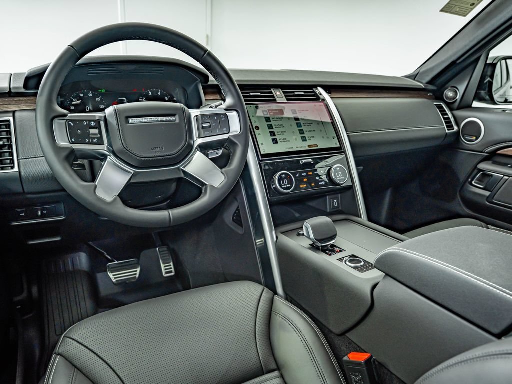 New 2026 Santorini Black Land Rover Dynamic SE image 30