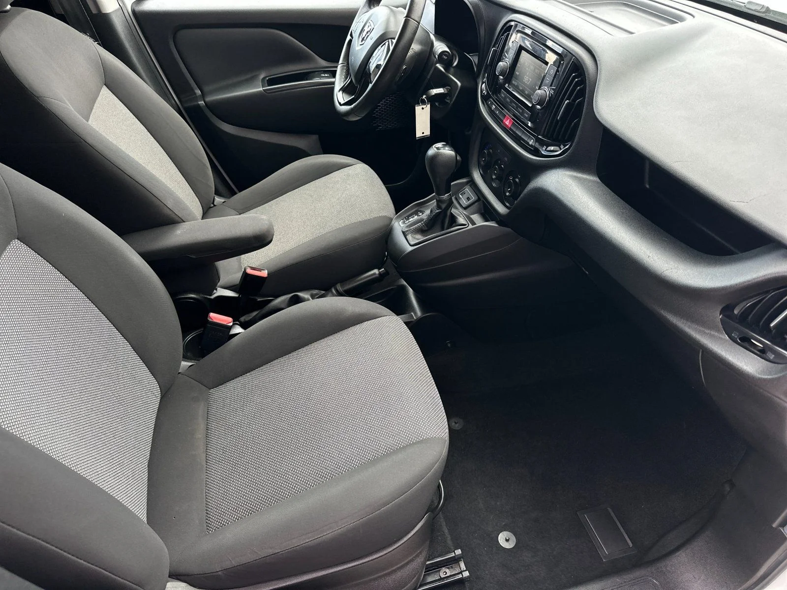 Used 2017 Bright White Ram Tradesman image 16