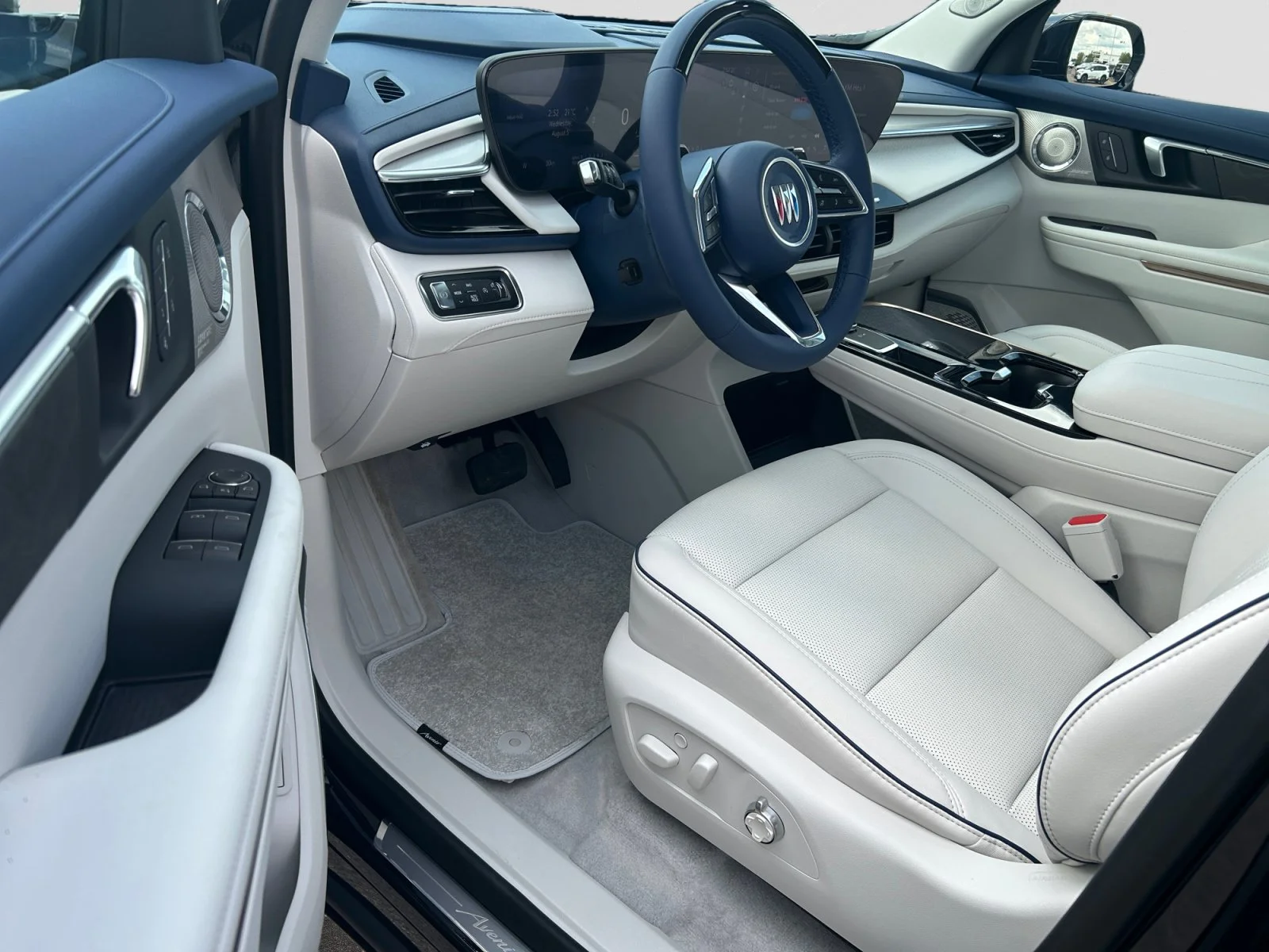New 2026 Ebony Twilight Metallic Buick Avenir AWD image 13
