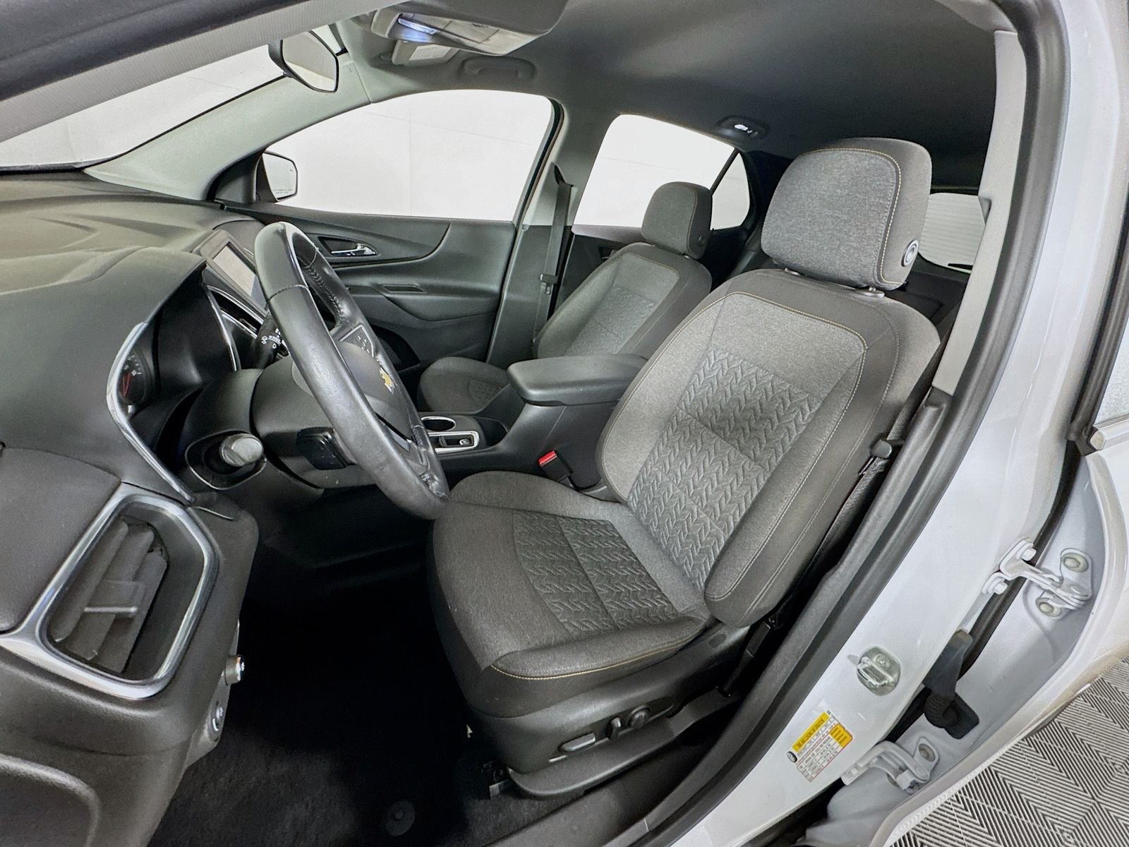 Used 2022 Summit White Chevrolet LT image 12