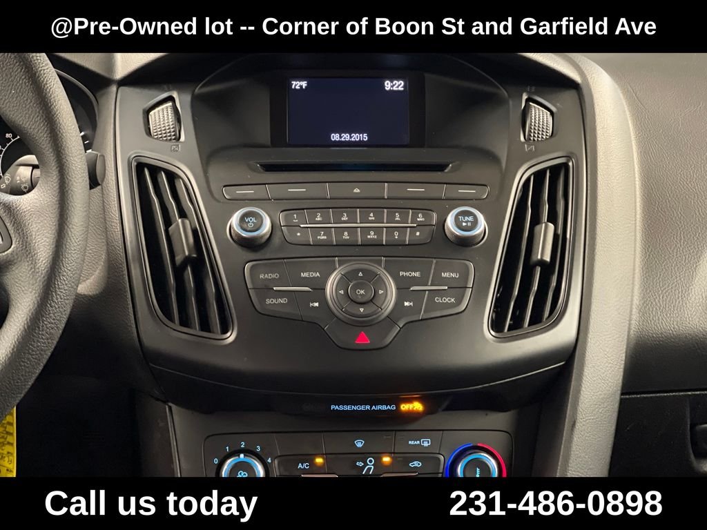 Used 2015 Red Ford SE image 19