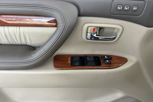 Used 1998  Lexus 470 image 12