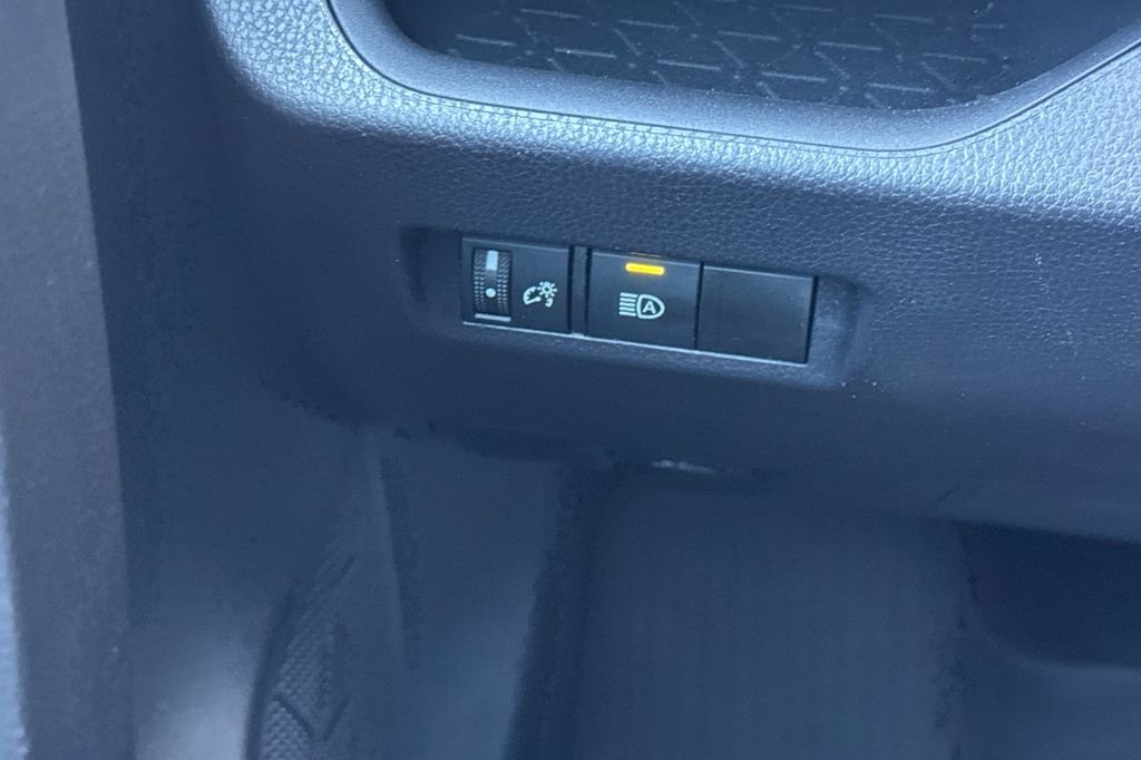 Used 2025 White Toyota XLE image 33