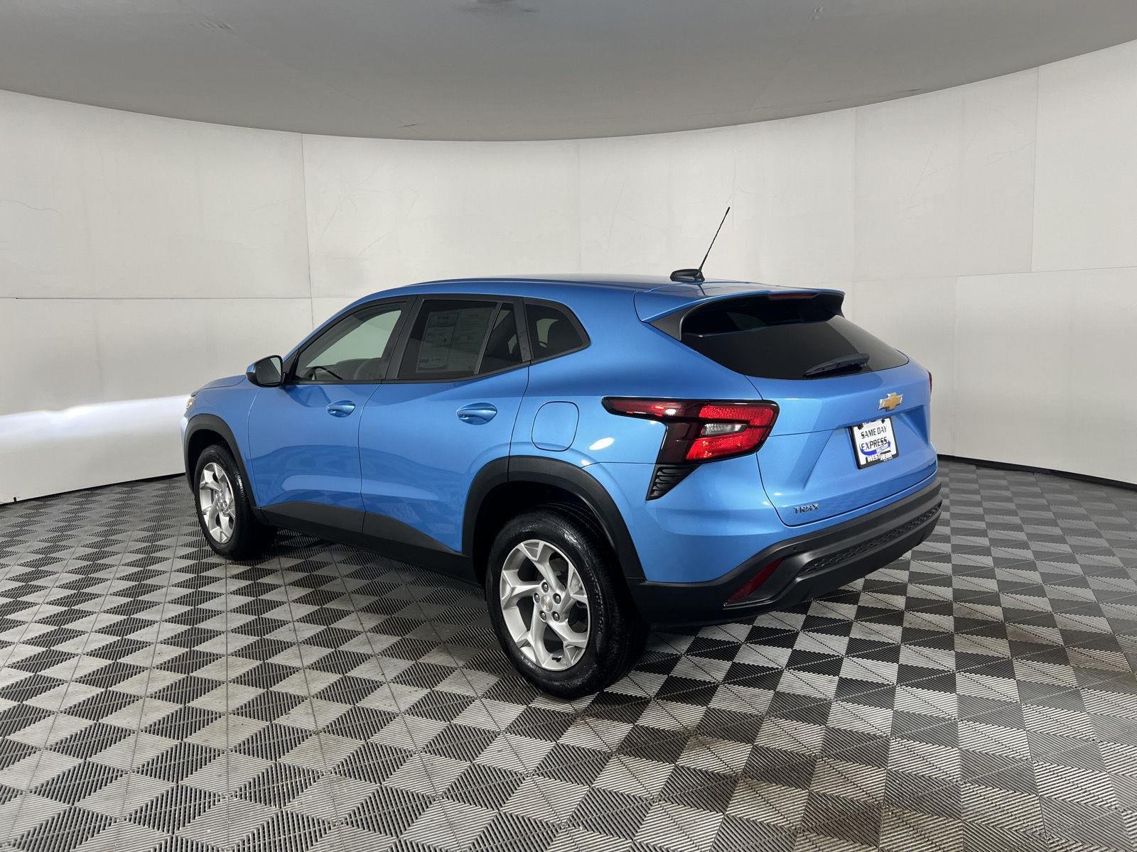 Used 2025 Marina Blue Metallic Chevrolet LS image 6