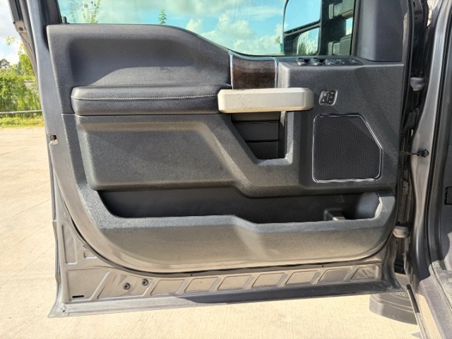 Used 2022 Silver Ford LARIAT image 23