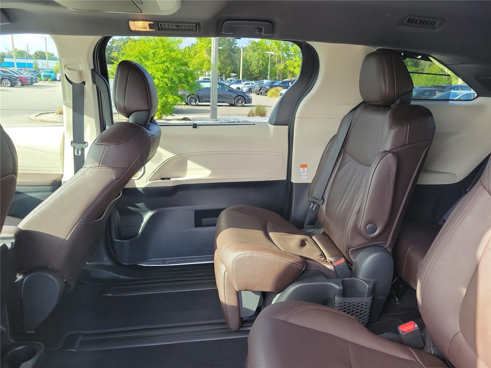 Used 2022 Predawn Gray Mica Toyota Platinum image 31