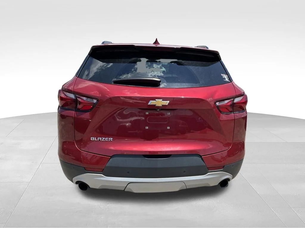 Used 2019 Red Chevrolet Base image 4