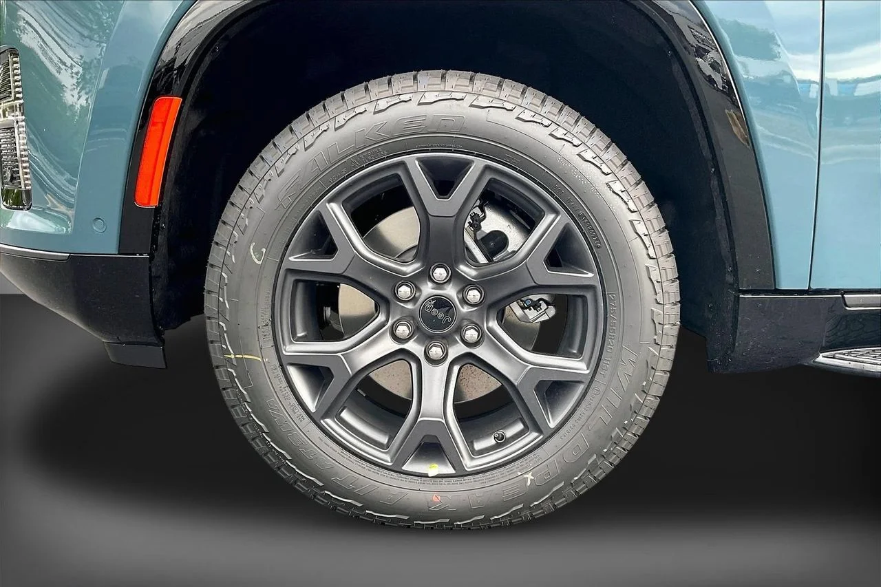 New 2026 Steel Blue Exterior Paint Jeep Upland image 34