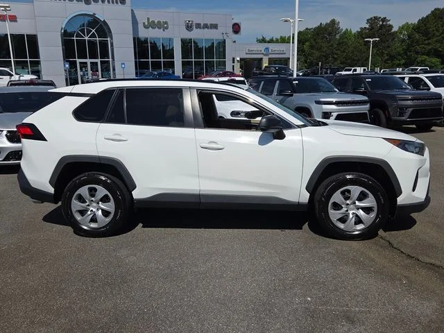 Used 2021 White Toyota LE image 13