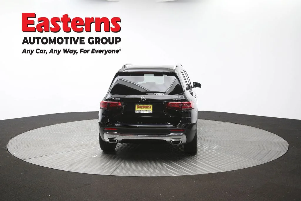 Used 2022 Black Mercedes-Benz GLB 250 image 38