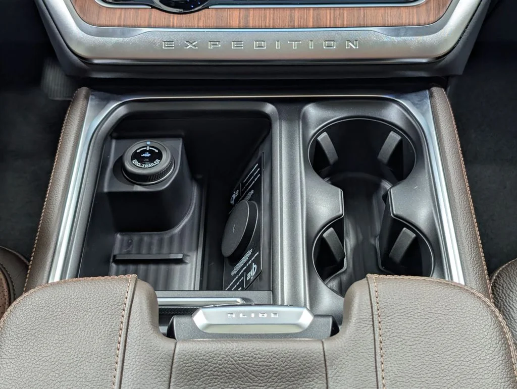 New 2027 Star White Metallic Tri-Coat Ford King Ranch® image 7