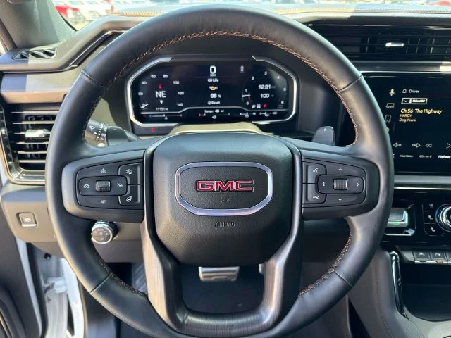 Used 2025 White GMC AT4 image 39