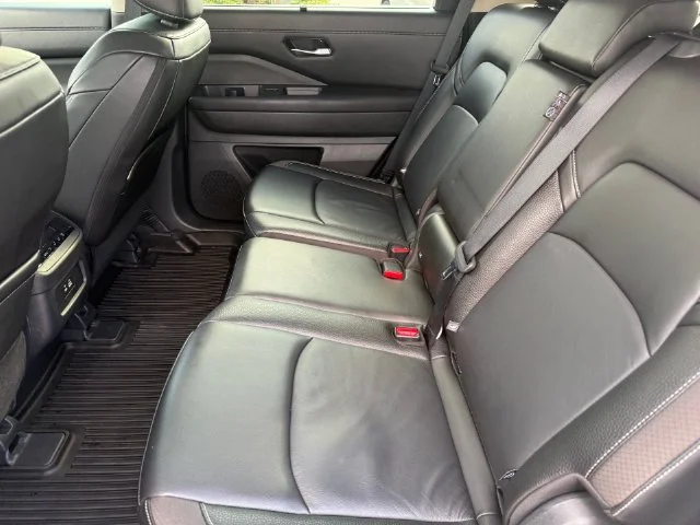 Used 2024 Pearl White Nissan SL image 27