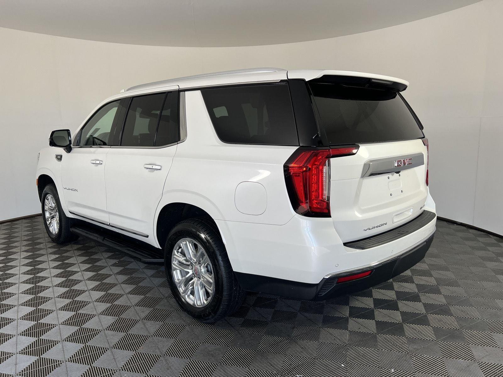 Used 2022 White Frost GMC SLT image 32