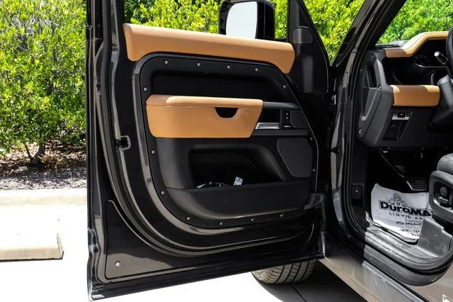 Used 2024 Santorini Black Metallic Land Rover X image 53
