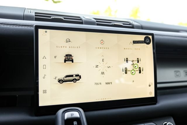 2025 Land Rover Defender V8 - Photo 42