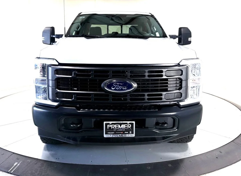 Used 2025 White Ford XL image 10