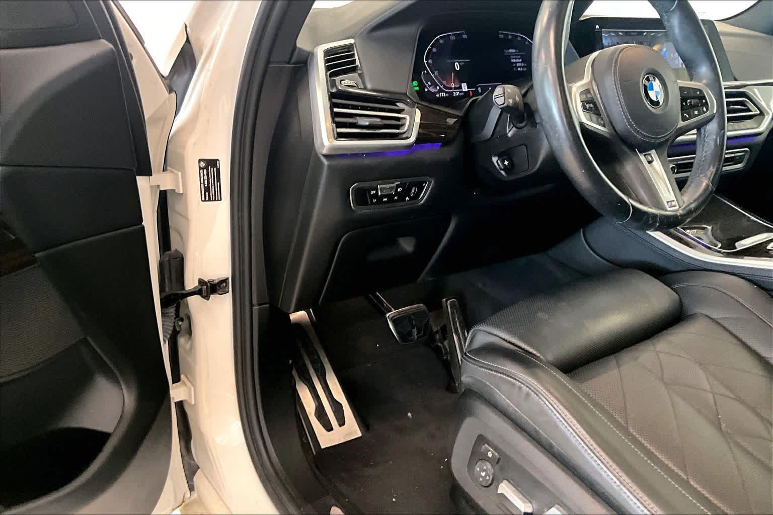 Used 2023 Alpine White BMW xDrive40i image 30