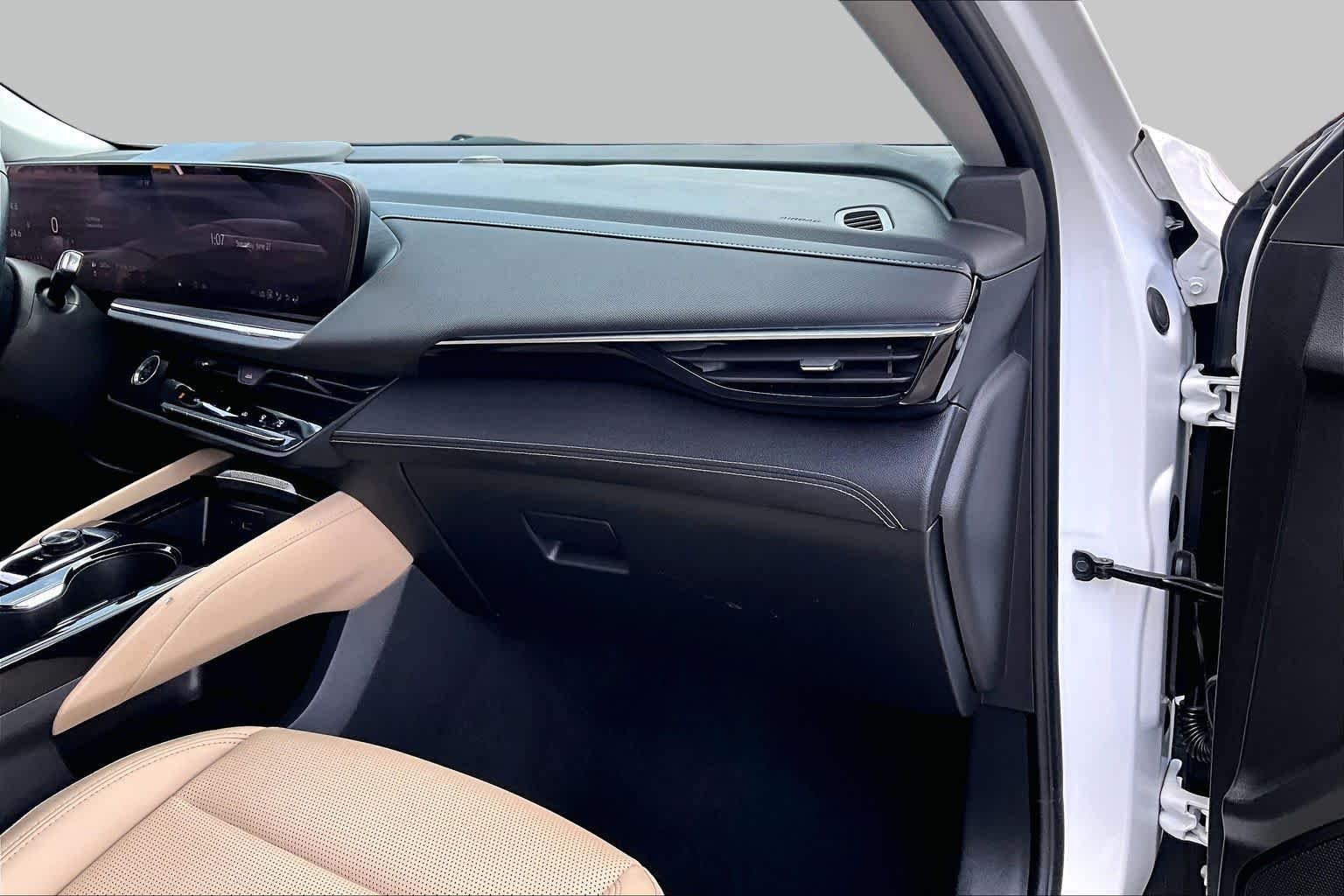 Used 2024 Summit White Buick Preferred image 19
