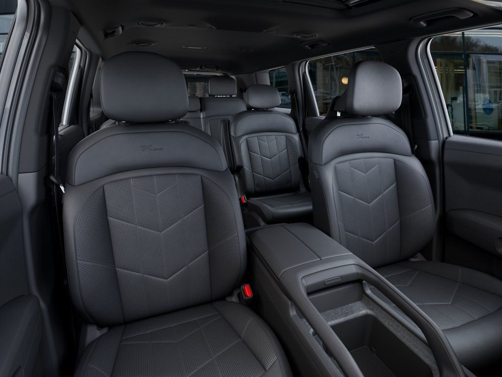New 2027 Glacial White Pearl Kia X-Line EX image 15
