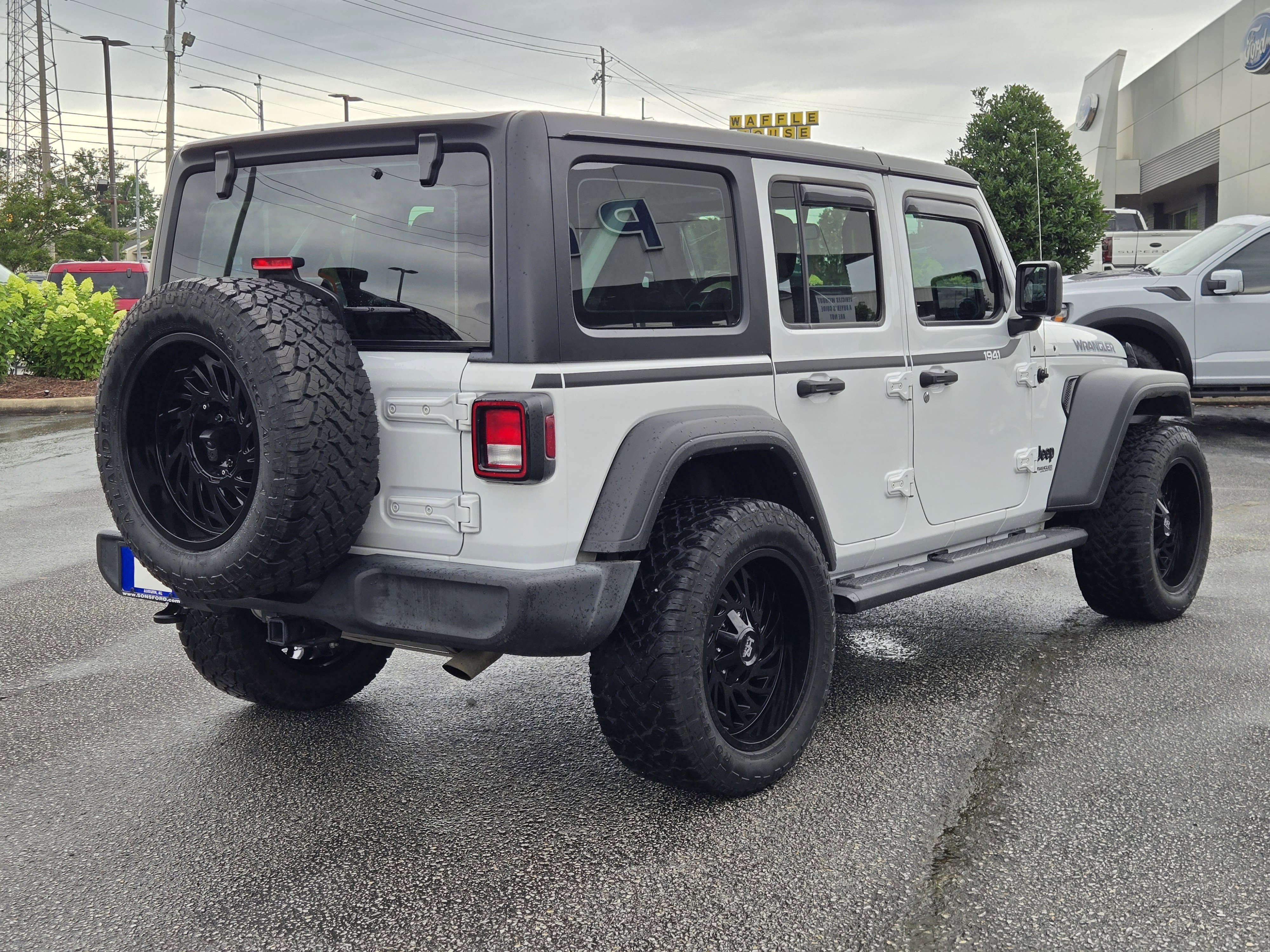 Certified Used 2022 Bright White Clearcoat Jeep Unlimited Sport image 7