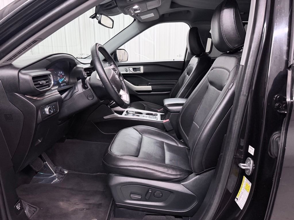 Used 2022 Black Ford Limited image 10