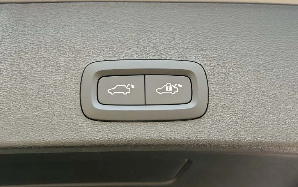 New 2026 Aurora Silver Volvo Core image 27