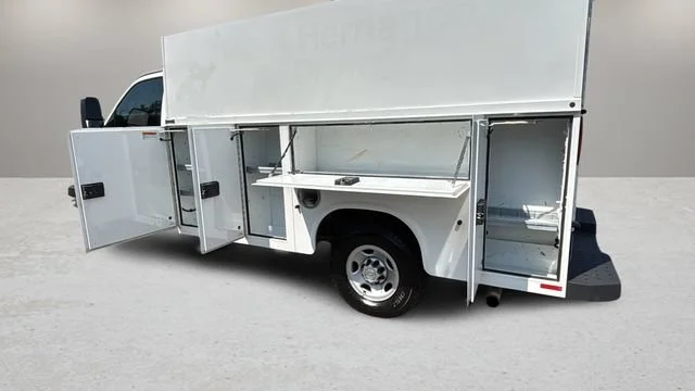 Used 2019 SUMMIT WHITE Chevrolet CUTWAY image 42