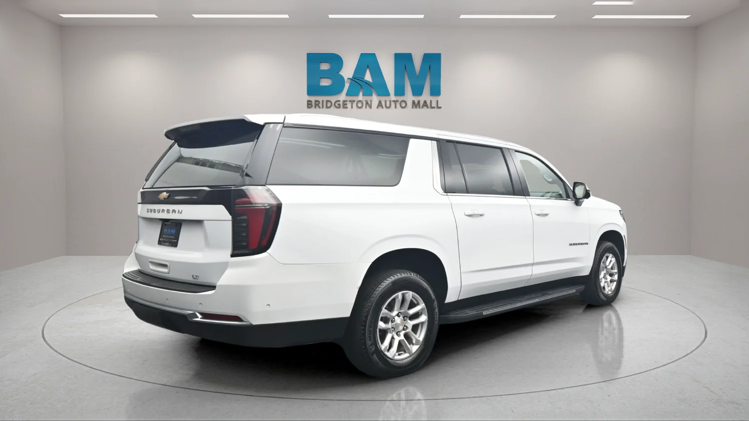 Used 2025 Summit White Chevrolet LT image 6