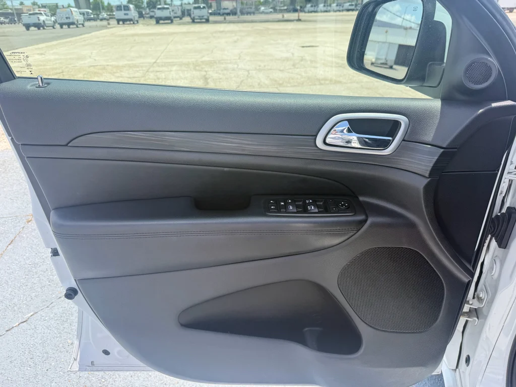 2019 Jeep Grand Cherokee Altitude - Photo 10