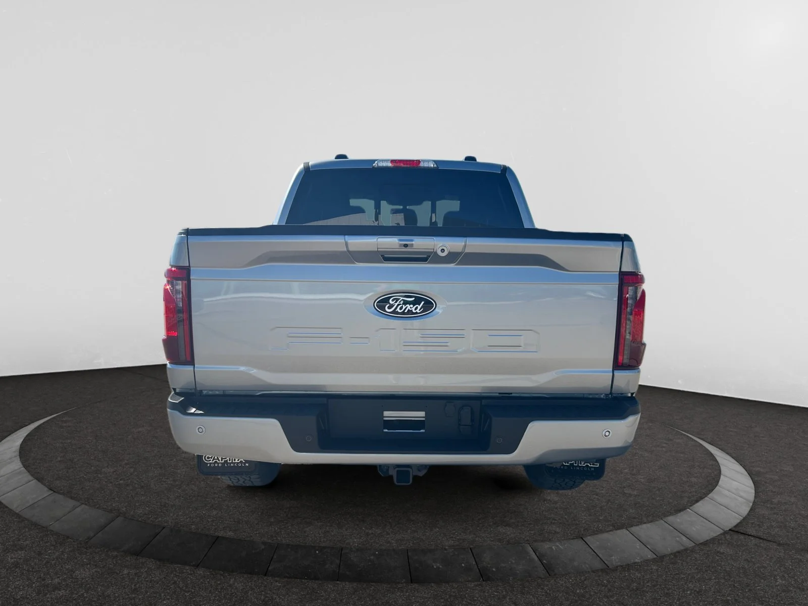 New 2026 Iconic Silver Metallic Ford XLT image 4