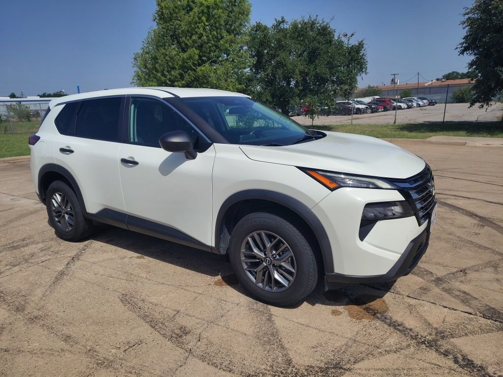 Used 2024 White Nissan S image 16