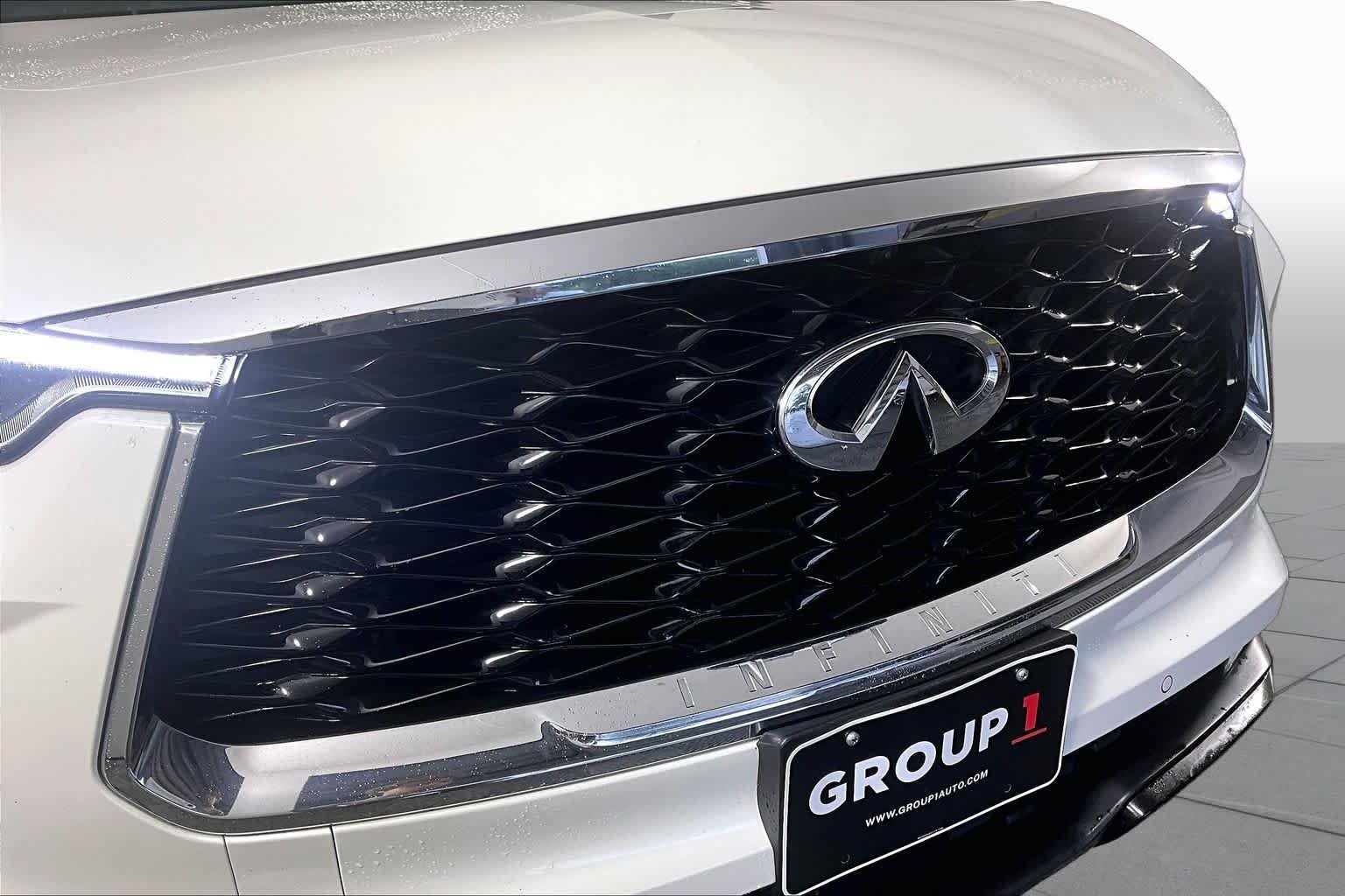 Used 2023 Majestic White INFINITI LUXE image 28