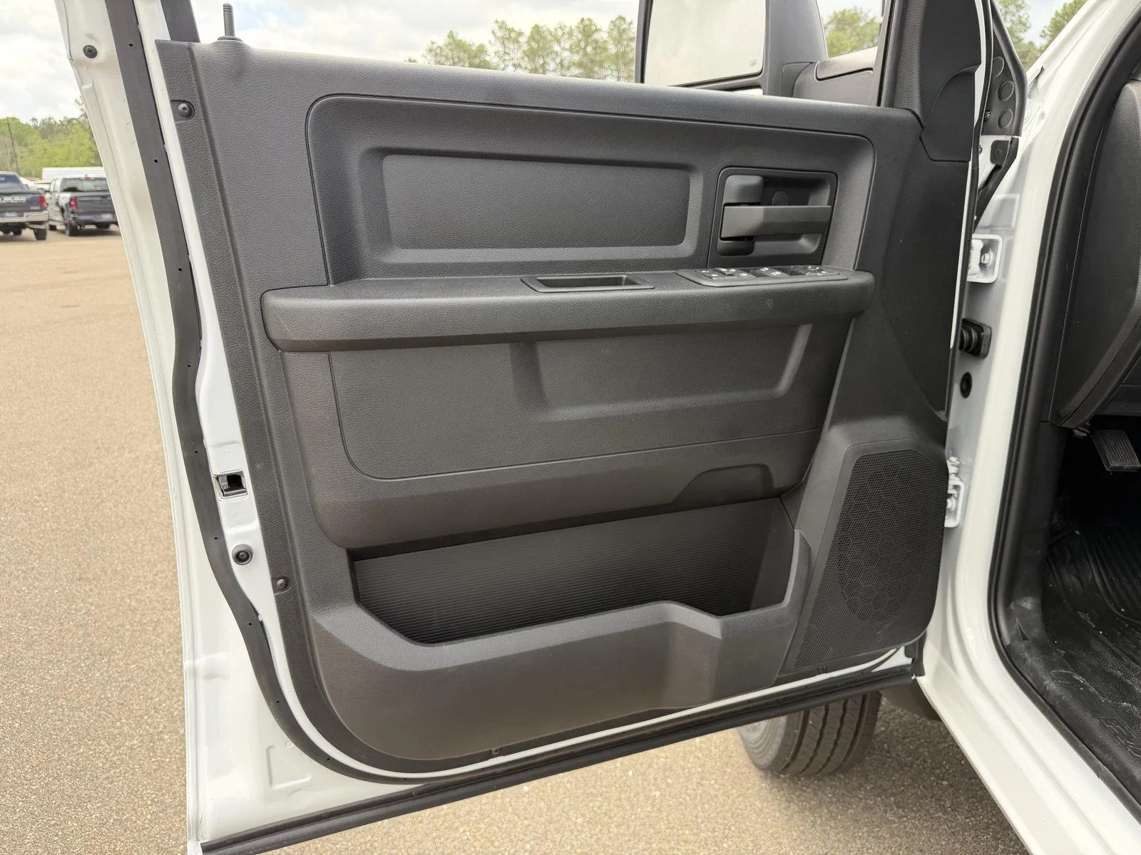 New 2026 Bright White Clear-Coat Exterior Paint RAM Tradesman image 14