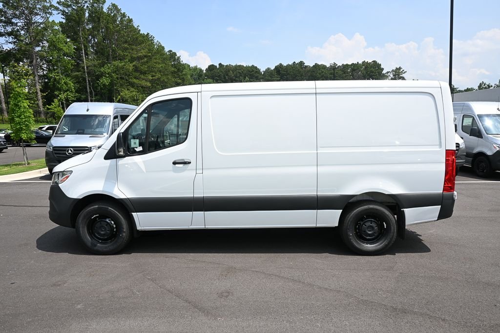 Used 2025 Arctic+White Mercedes-Benz Cargo 144 WB image 3