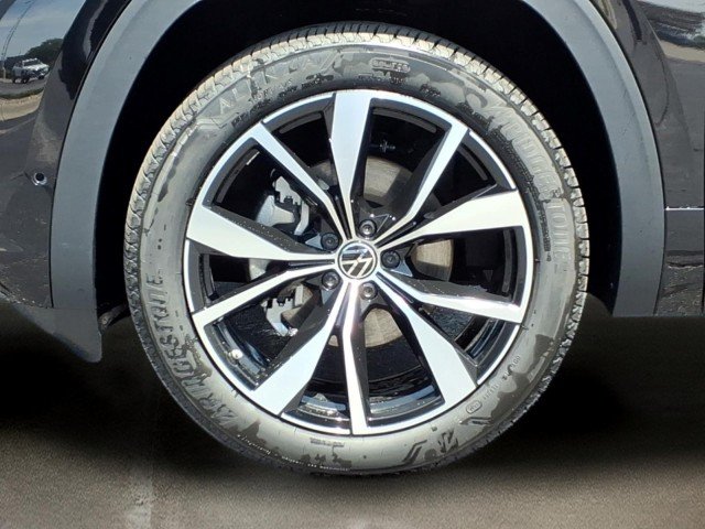 New 2026 Deep Black Pearl Volkswagen SEL Prem RL 4Motio image 2