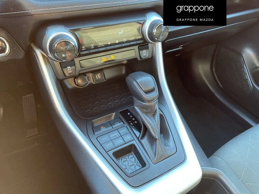 2023 Toyota RAV4 XLE - Photo 12