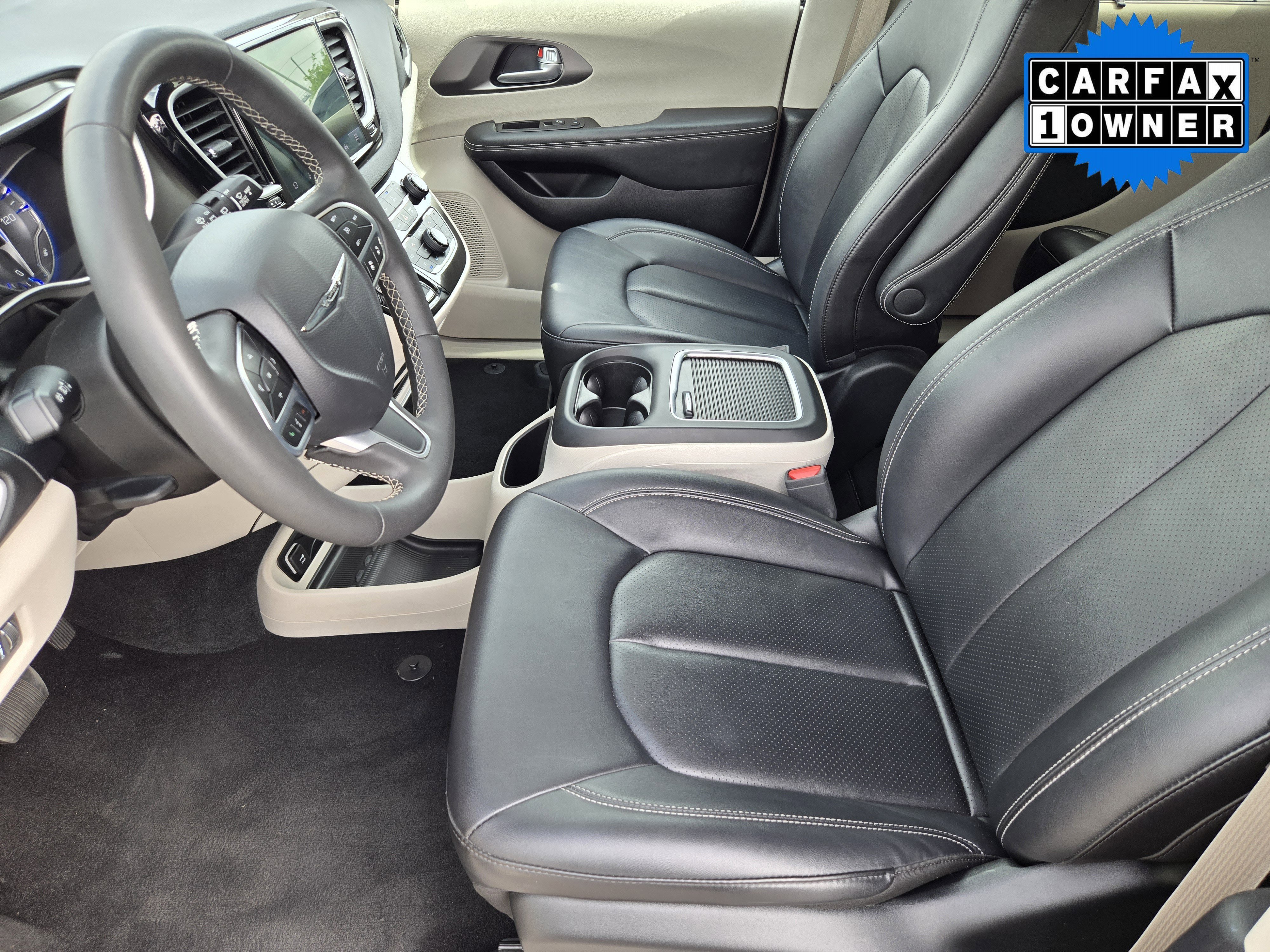 Used 2024 Diamond Black Chrysler Touring L image 11