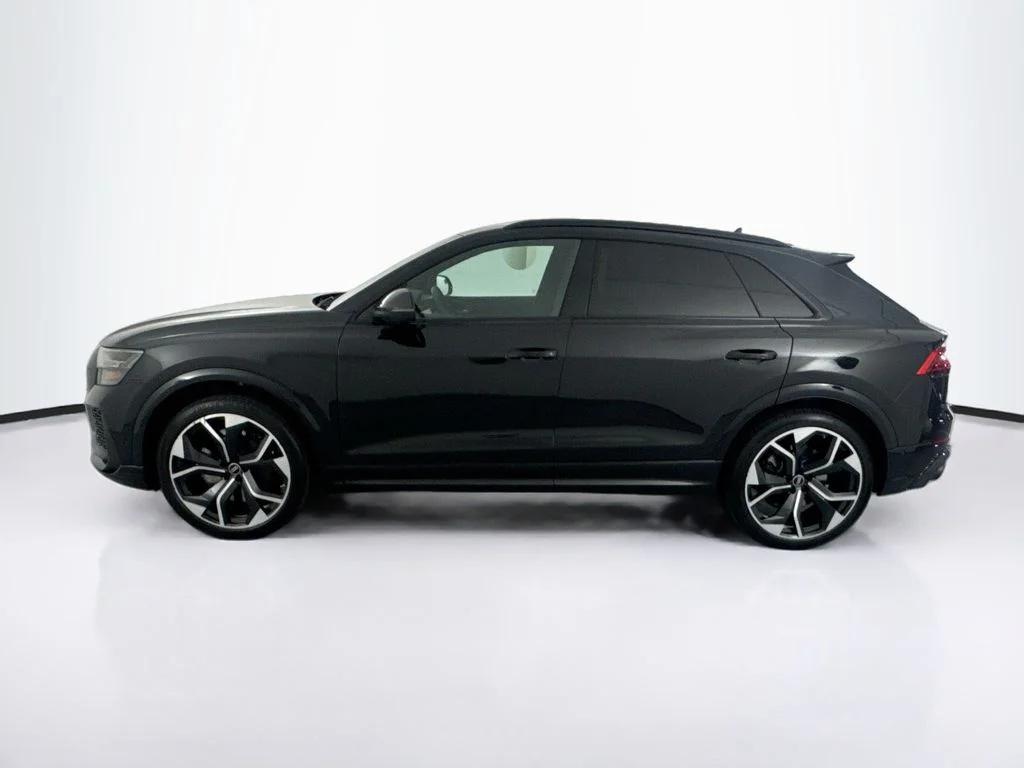 Used 2023 Mythos Black Metallic Audi 4.0T image 8