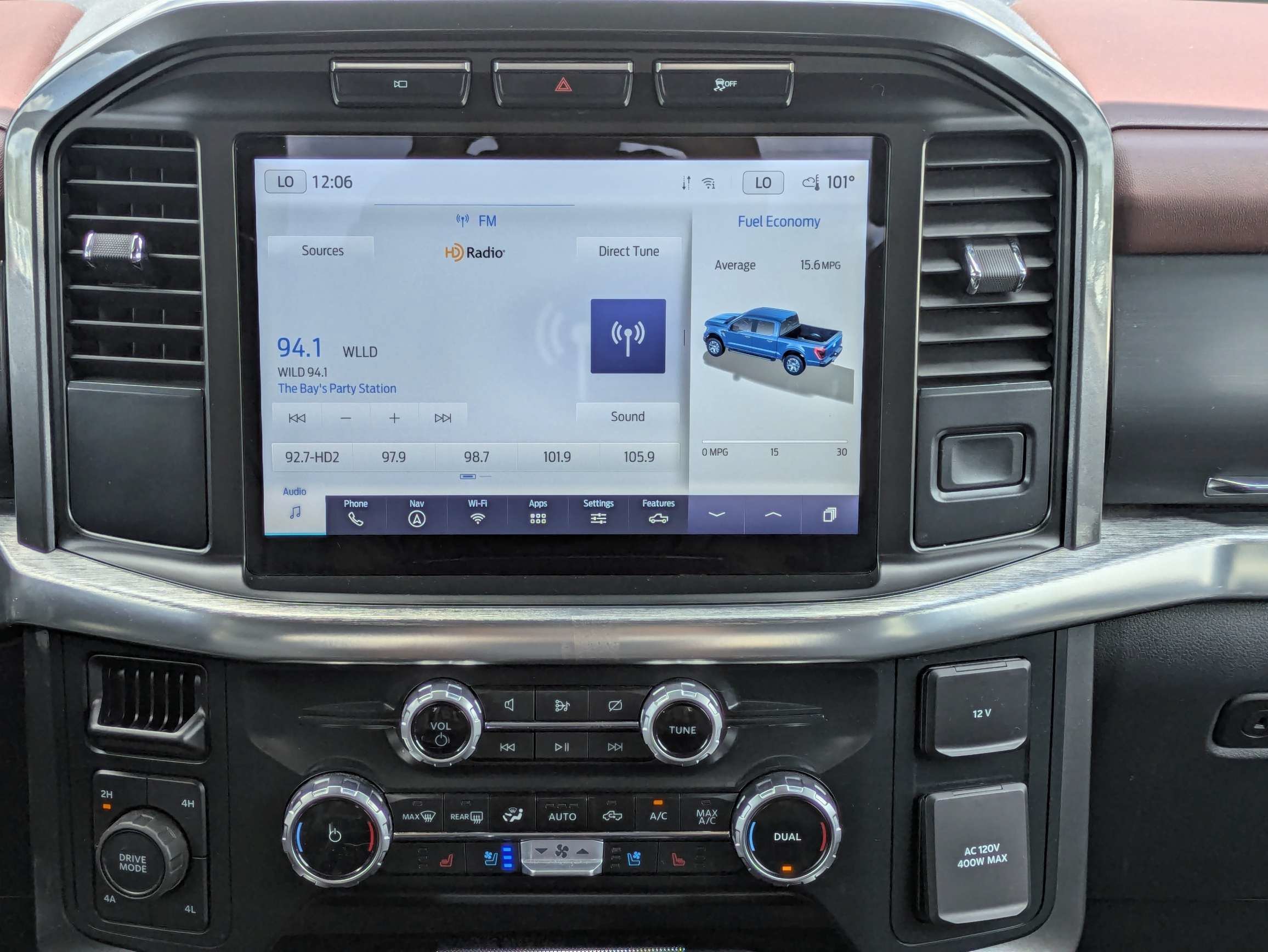 Used 2023 Silver Metallic Ford LARIAT image 19