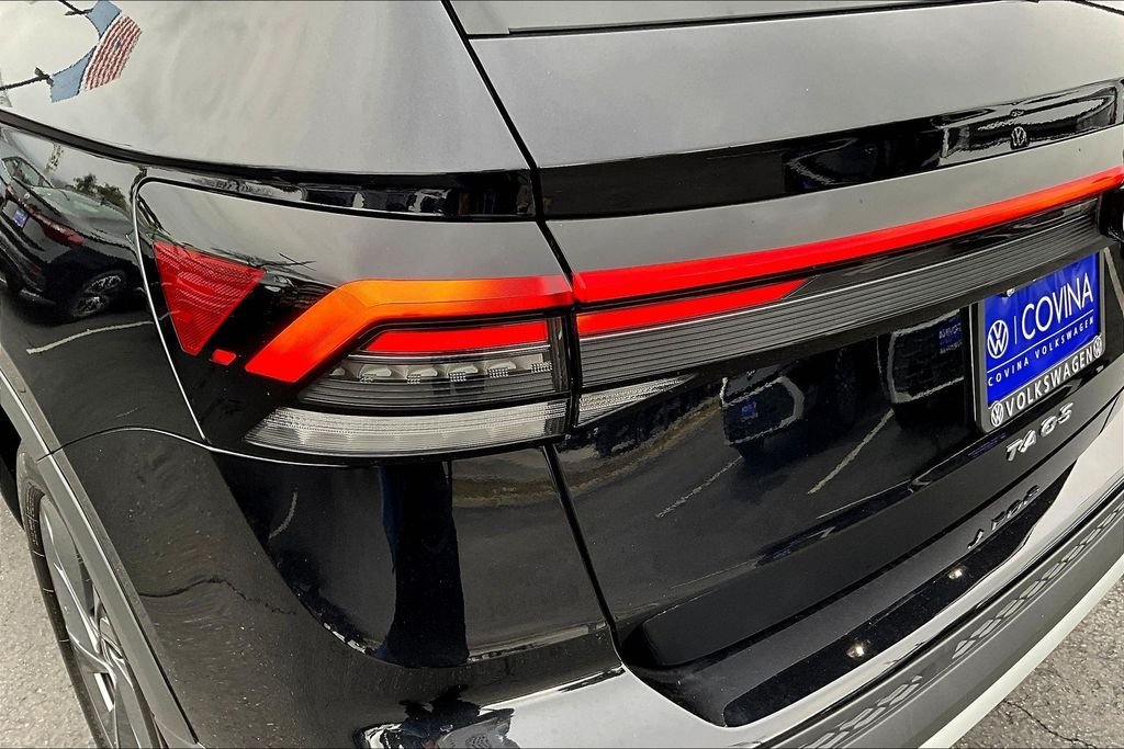 New 2026 Black Volkswagen 1.5T S image 23