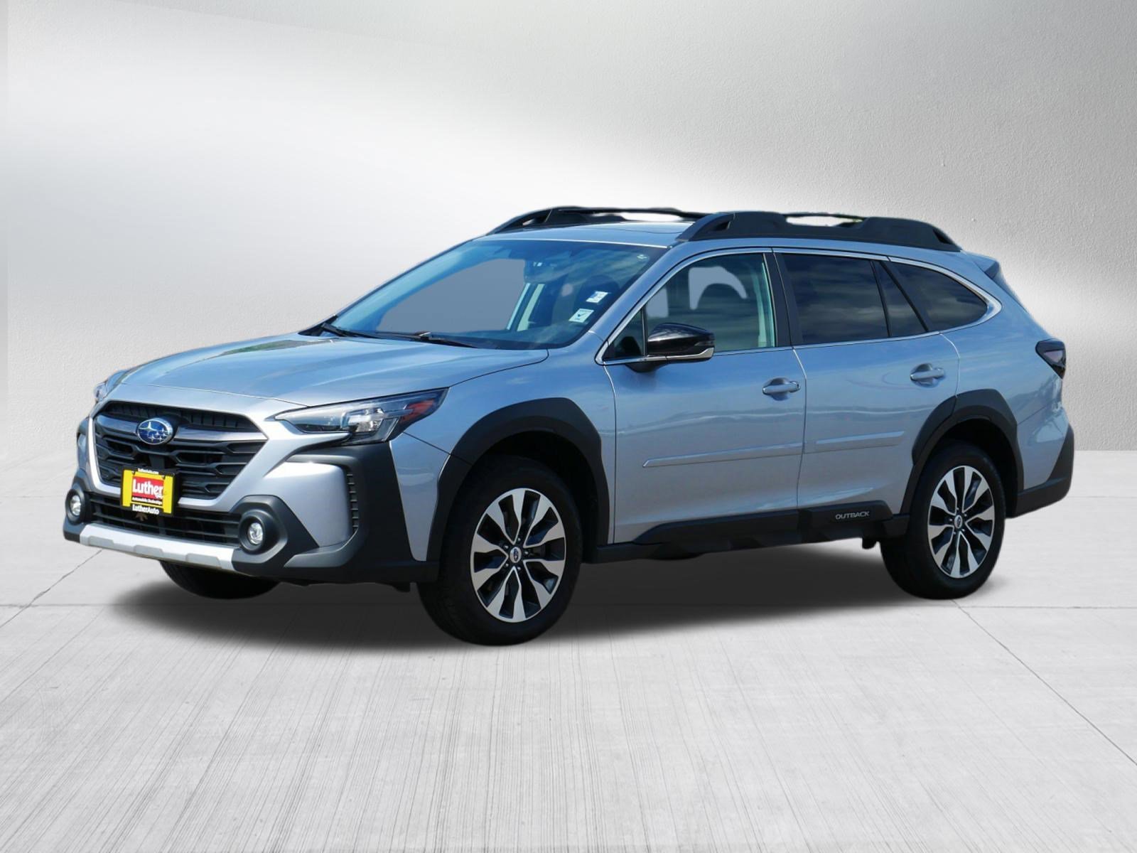 Used 2024 Ice Silver Metallic Subaru Limited image 3
