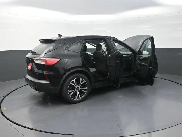 Used 2021 Black Ford SE image 45