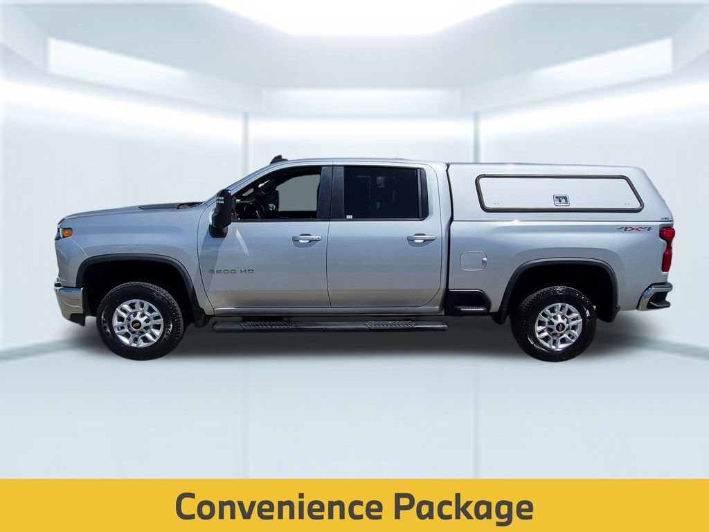 Used 2022 Silver Ice Metallic Chevrolet LT image 2