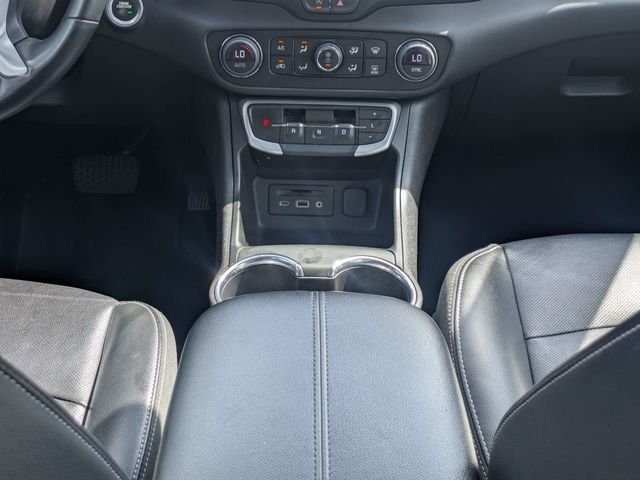 Used 2024 White GMC SLT image 20