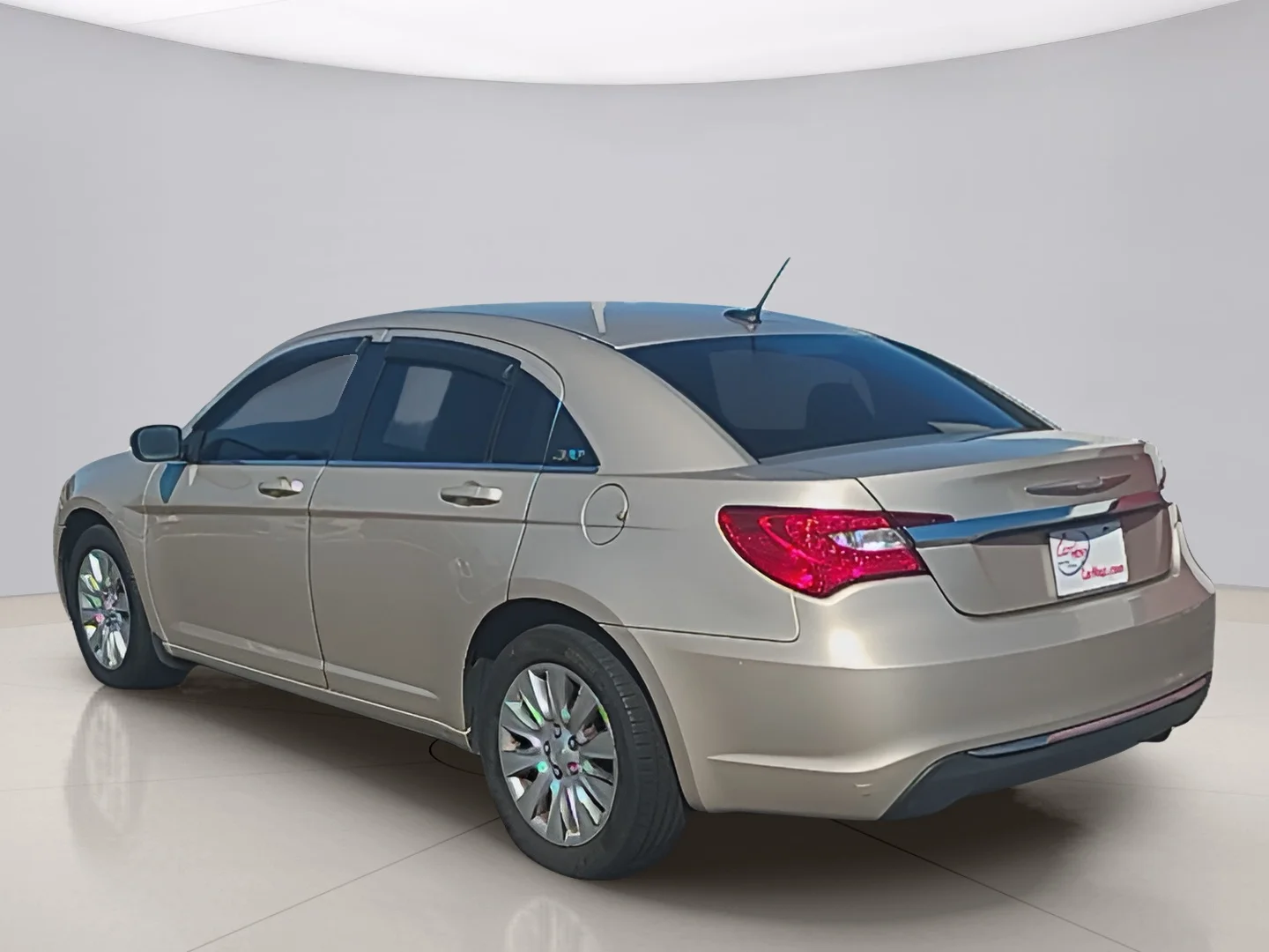 Used 2014 Gold Chrysler LX image 3