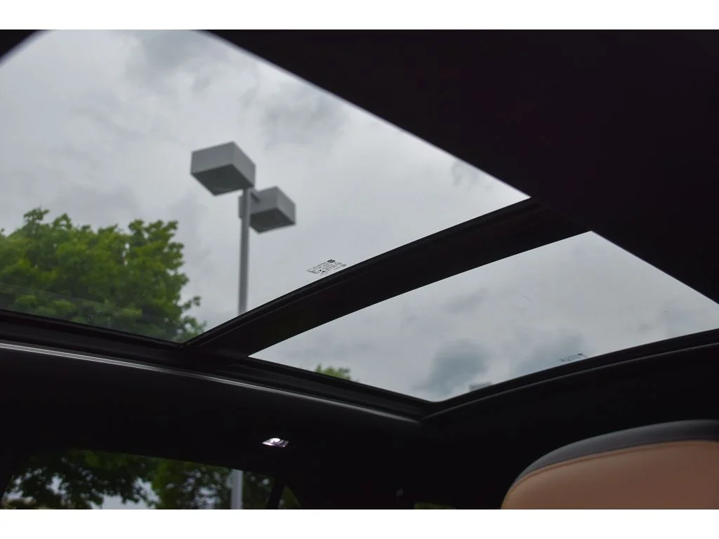 Used 2022 Iridescent Pearl Tricoat Chevrolet Premier image 15